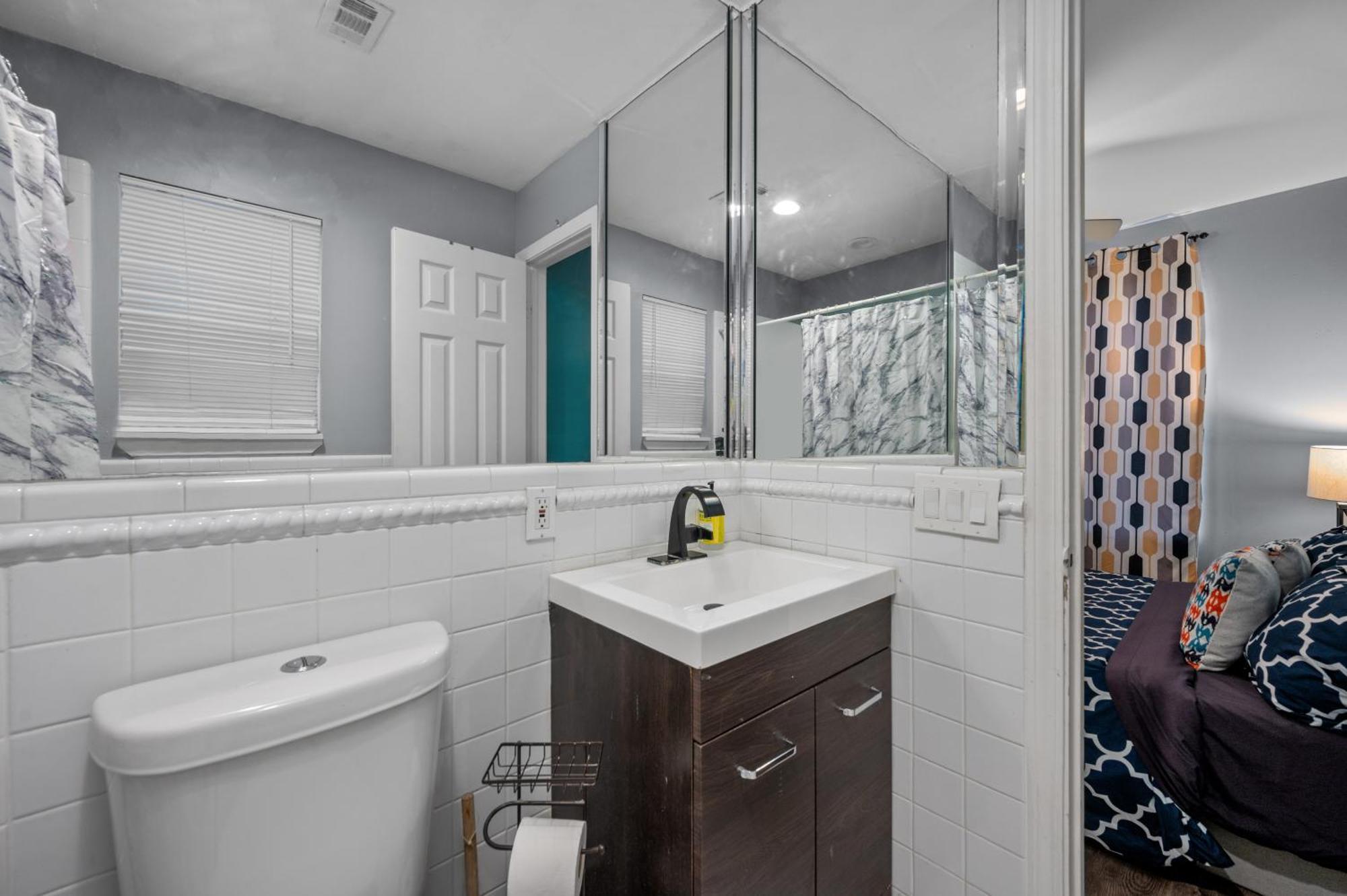Charming With Free Parking Apartamento